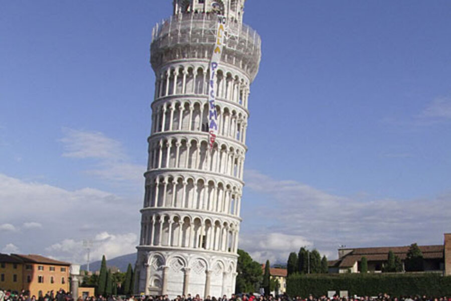 Leaning Tower of Pisa taken by students amid European backlash to education cuts - CSMonitor.com