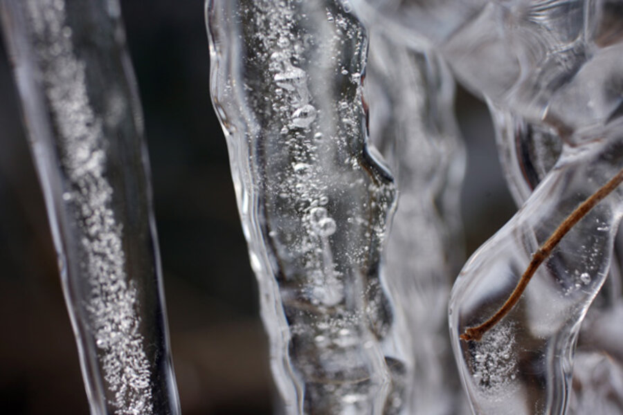 Sweden S Icicle Hotline Keeps Pedestrians On The Hunt For The Diciest Ice Csmonitor Com