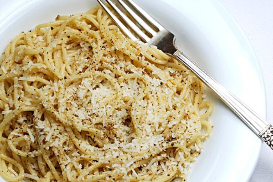 Spaghetti with pecorino romano and pepper 