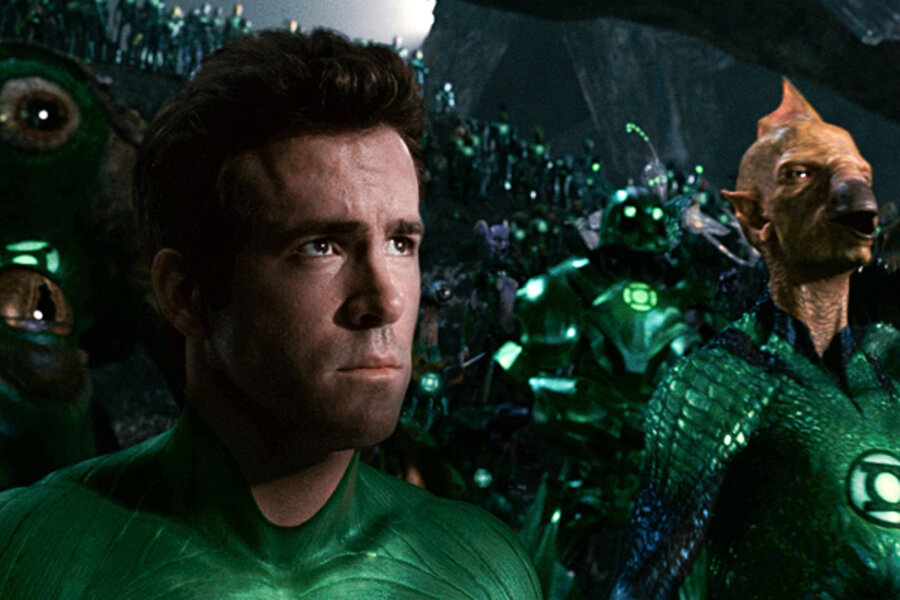 Ryan Reynolds as superhero in 'Green Lantern': movie ...