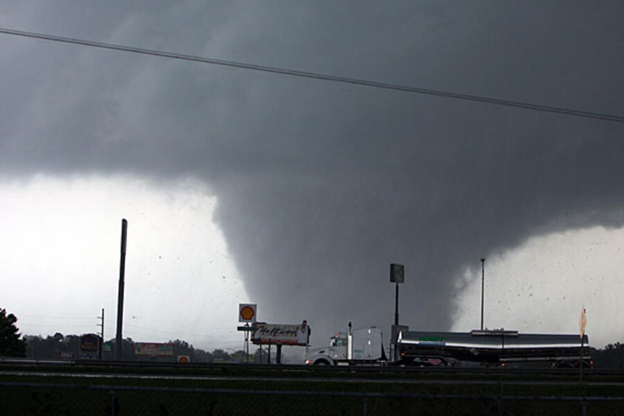 Tornado hits Springfield, Mass. (video)