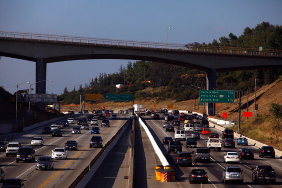 Hunker down or flee? Los Angelenos gird for 'carmageddon' on I-405 ...