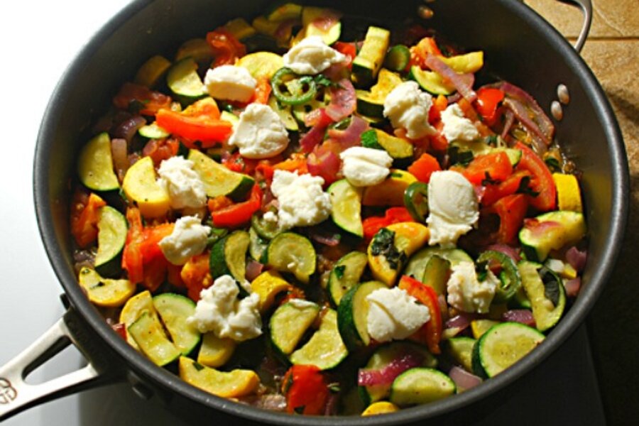 Meatless Monday Zucchini tomato goulash